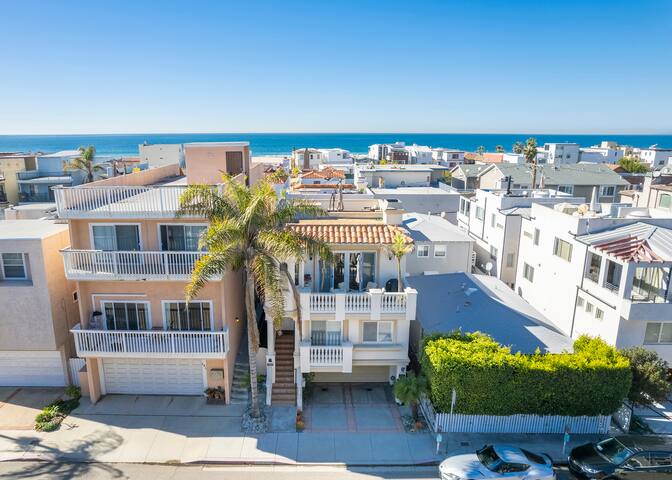 Beautiful Hermosa Beach House with Ocean View! gallery image 2