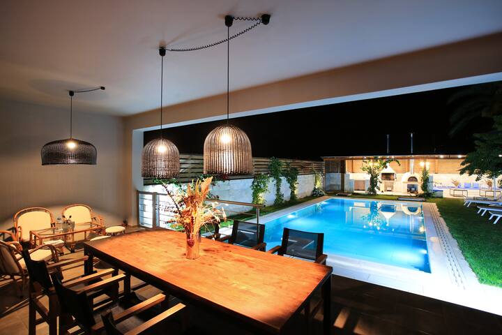 Villa Elpida, private pool and jacuzzi gallery image 2