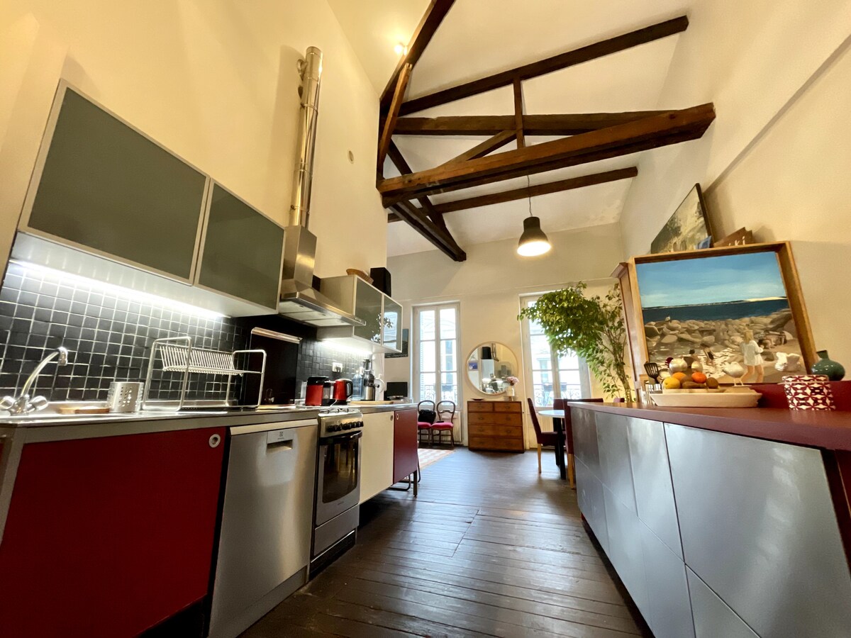 Top Airbnb: Family and atypical loft in the heart of Bordeaux à Bordeaux Centre