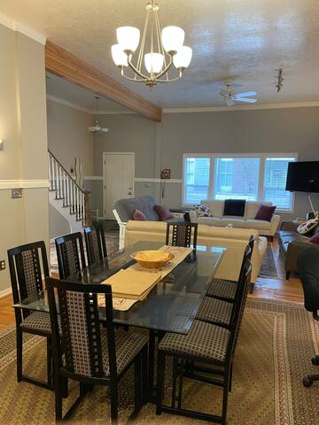 The Downtowner gallery image 3