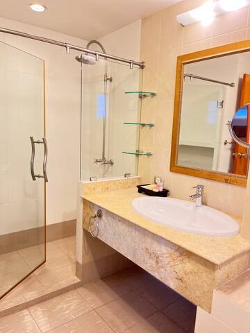 Pacific Residence 39, 2 LDK City View gallery image 3