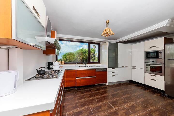 Best Sea View and Location New Design 3 bedrooms gallery image 4