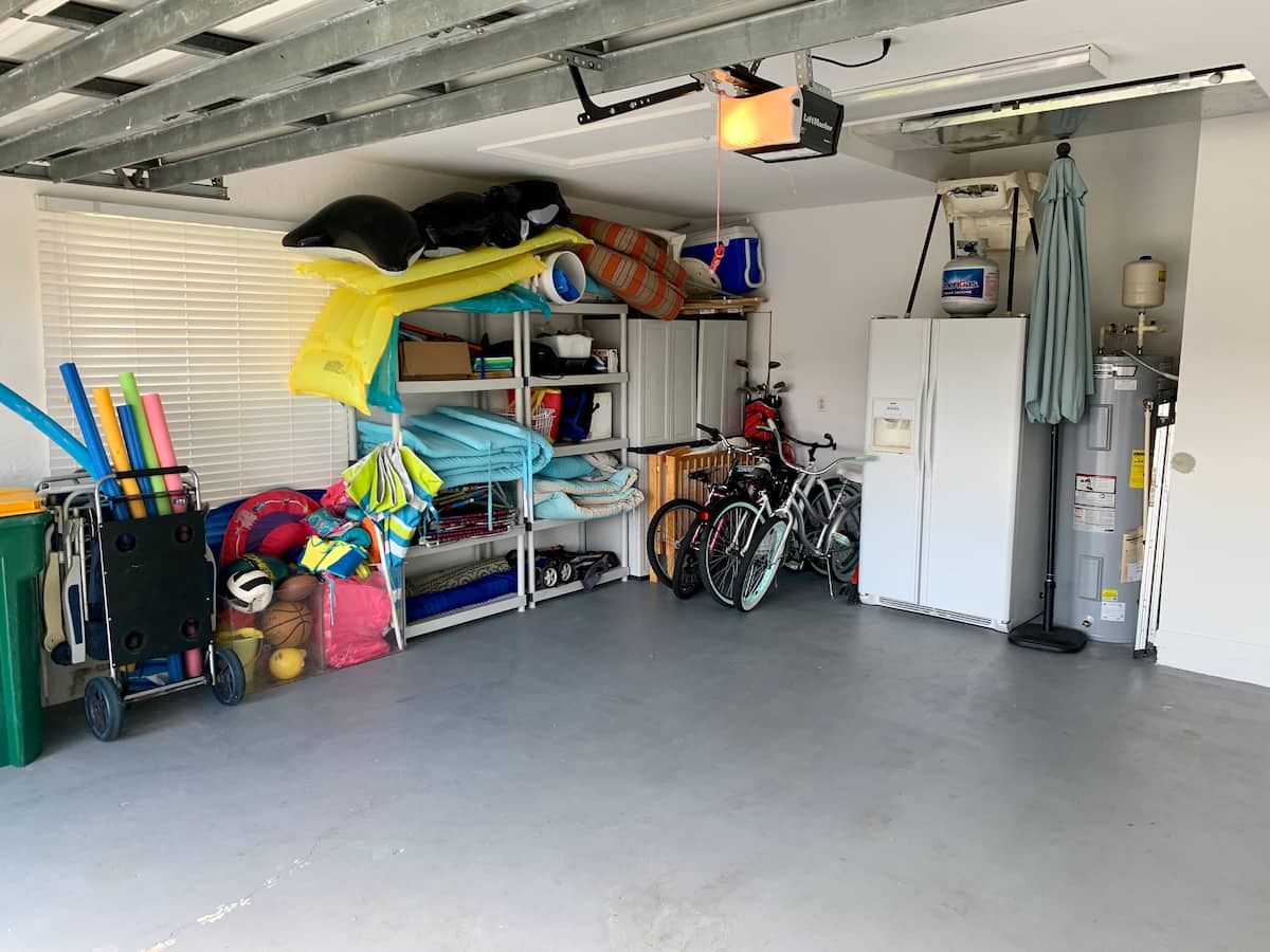Garage photo 1