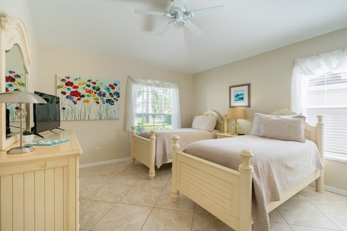 Twin Bedroom photo 1