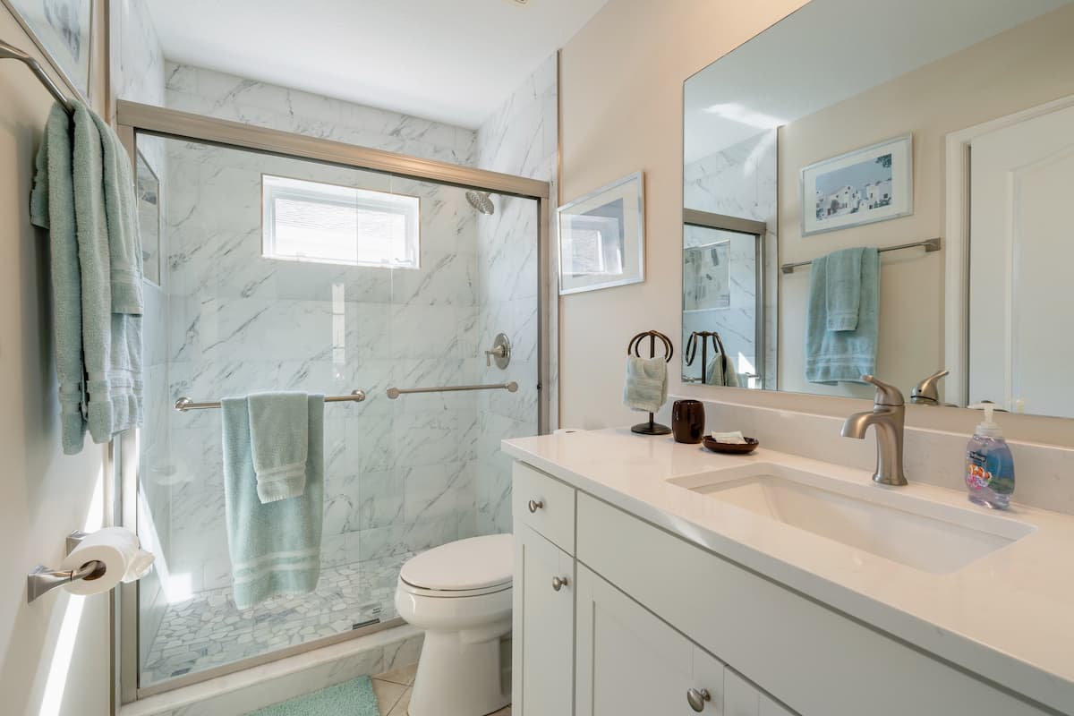 Guest & Twin Bathroom photo 1