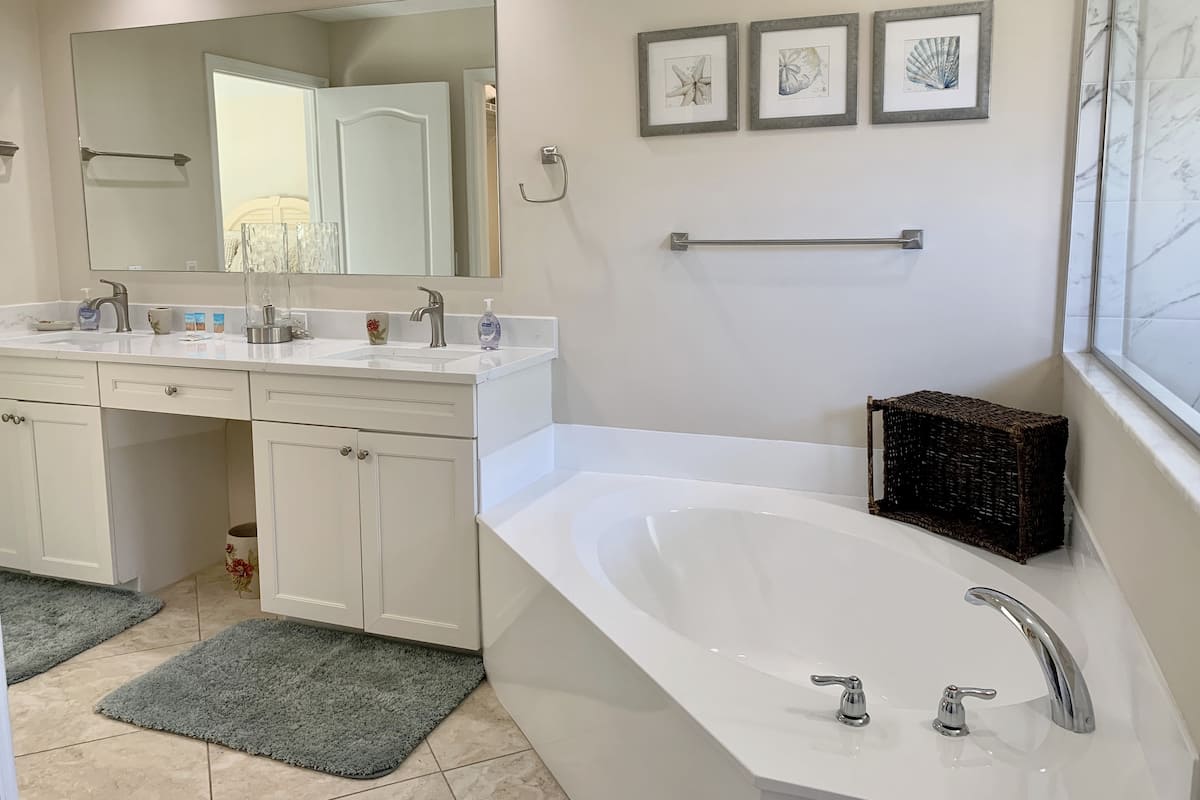 Master Bathroom photo 2