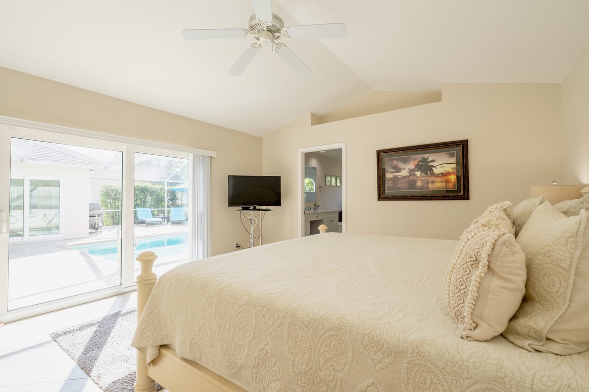 Master Bedroom photo 1