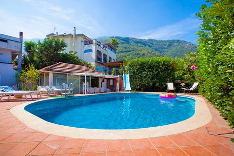 Villa Amore  seaview pool  garden & Spa