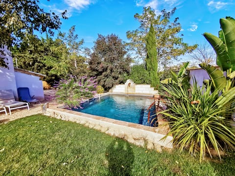 Le Mazet des Tuileries, 4/6 people, private pool