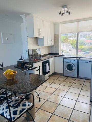 Exquisite sea view apartment gallery image 3