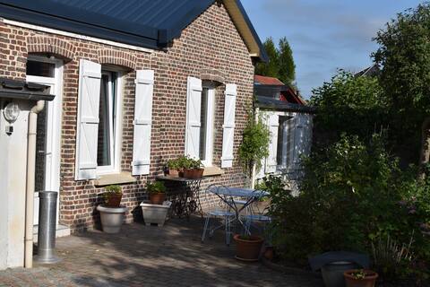 Refurbished cottage near Rouen in a quiet area