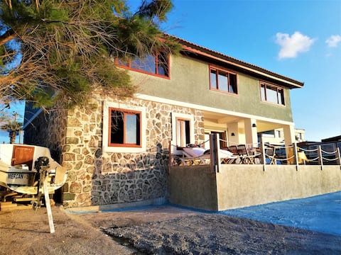 Fireplace, Zero to the Sea, Summer-Winter, Self Check-in