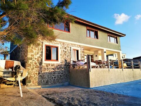 Fireplace, Zero to the Sea, Summer-Winter, Self Check-in