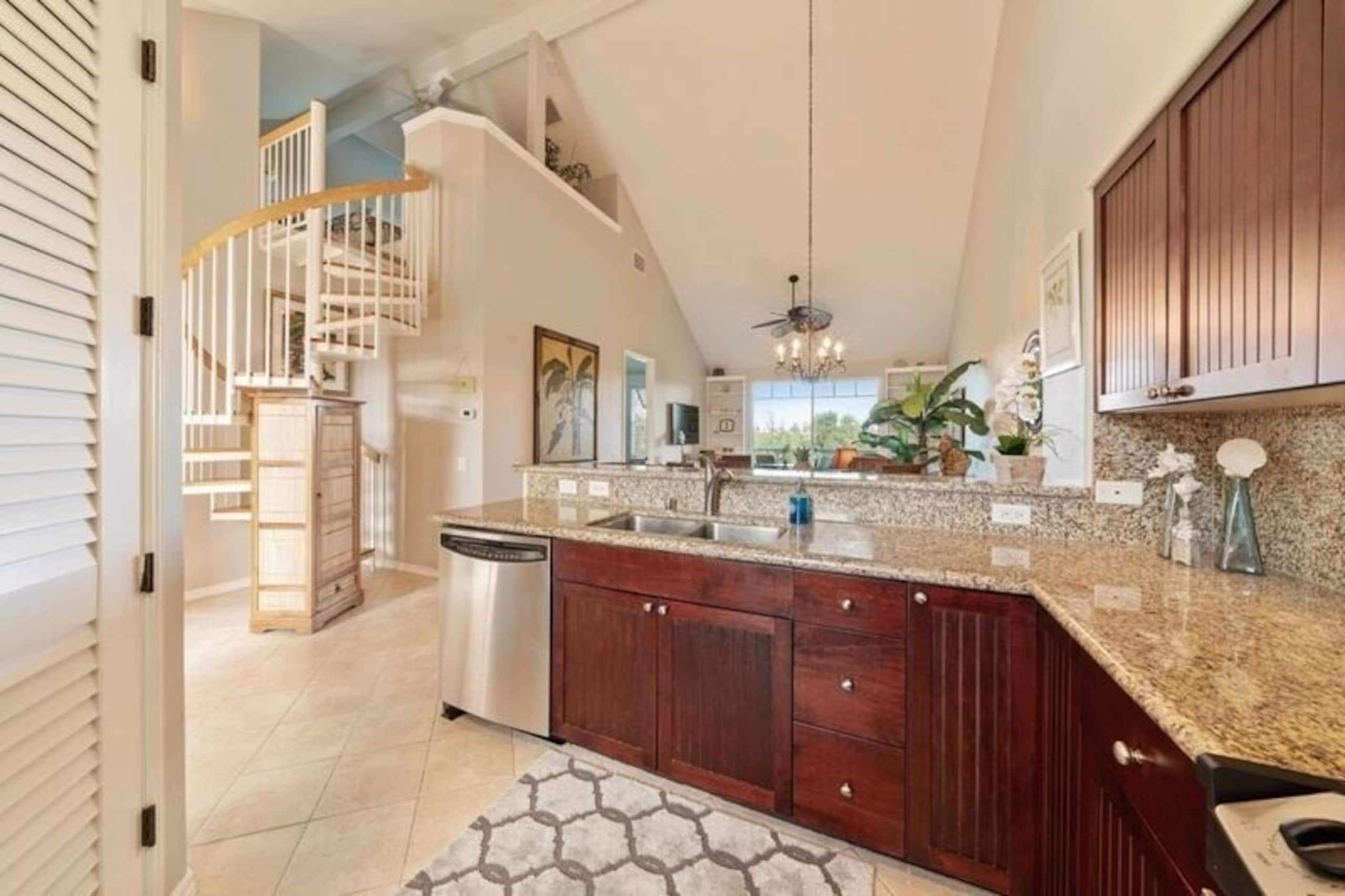 Fairway Villas F33, Penthouse 2 bedroom & Loft - Photo 2
