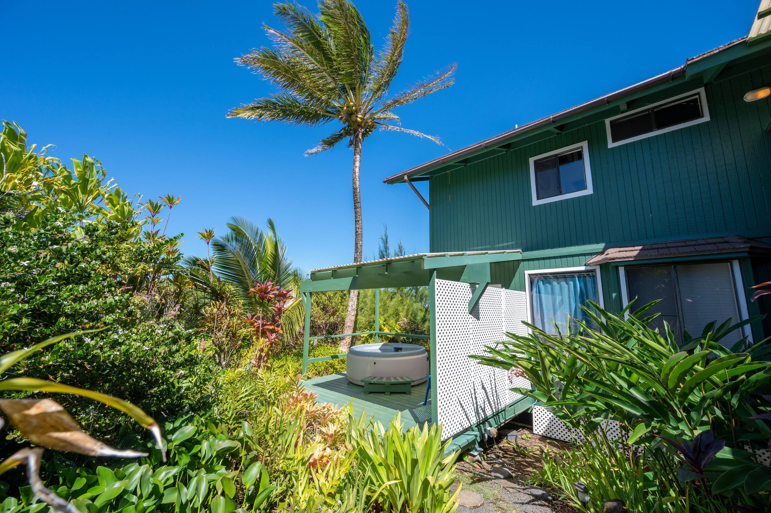 Home in Haiku · ★4.96 · 1 bedroom · 2 beds · 1 bath - Photo 29