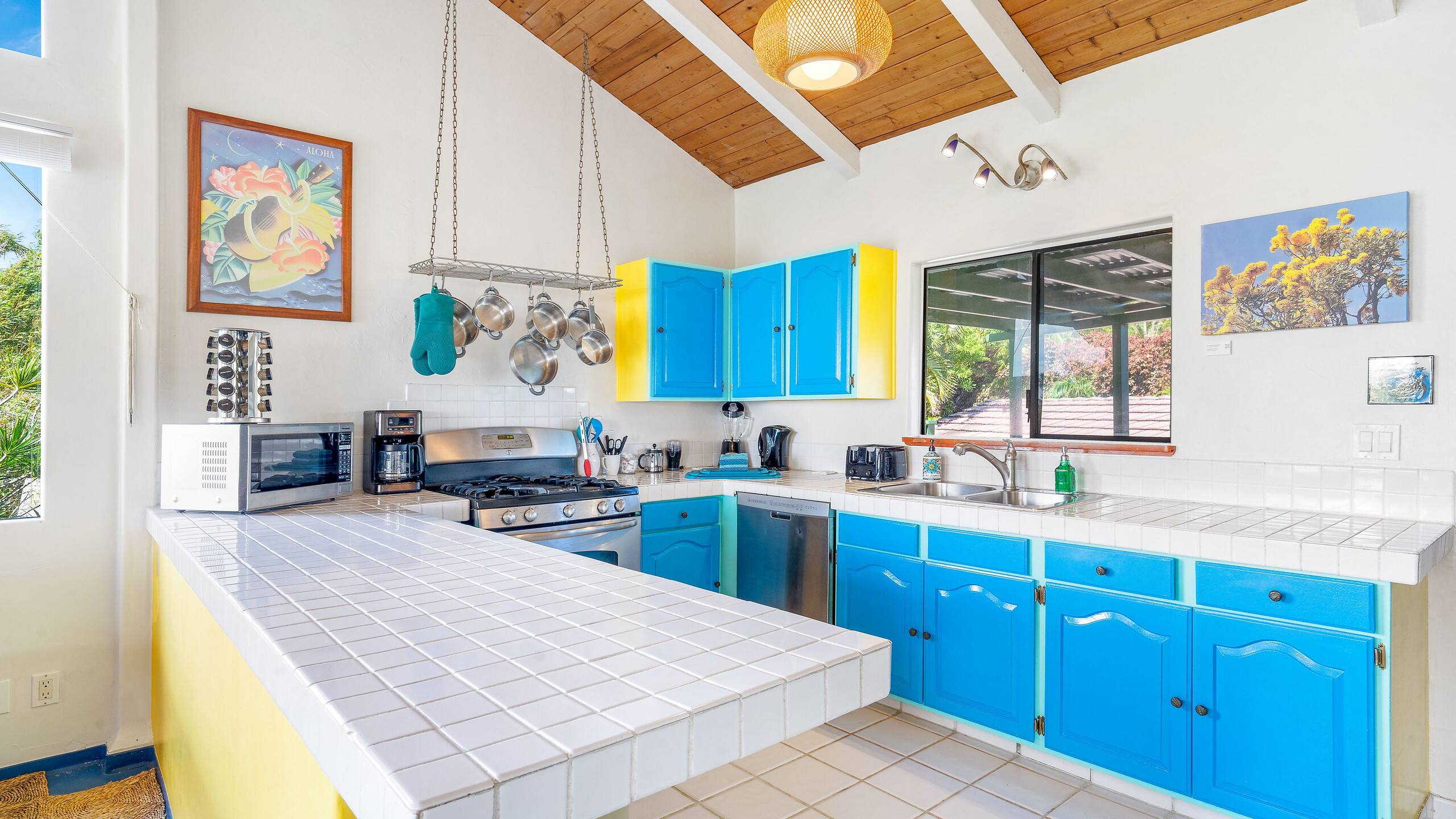 Home in Haiku · ★4.96 · 1 bedroom · 2 beds · 1 bath - Photo 12