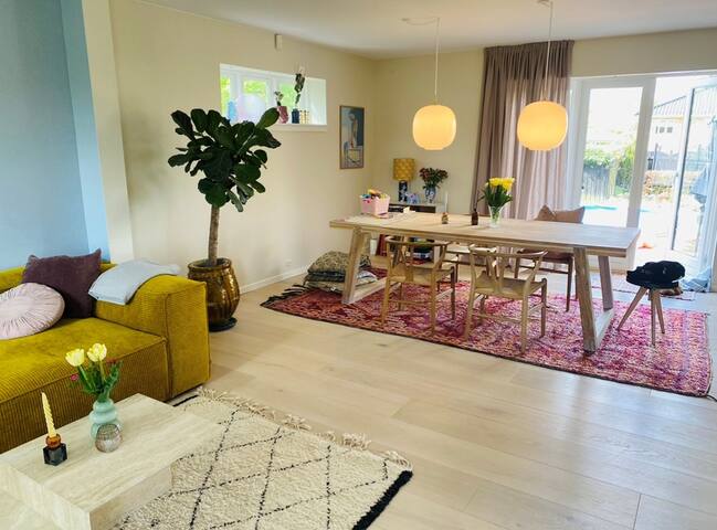 Beautiful villa in Copenhagen with pool gallery image 5