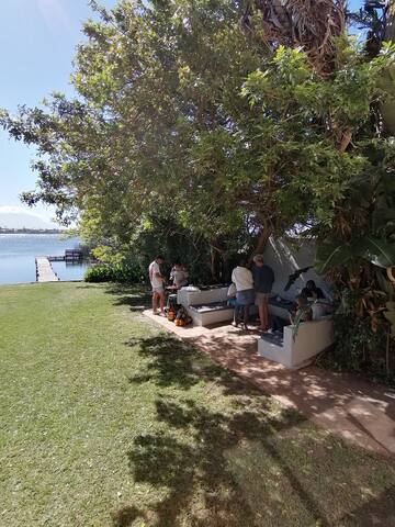 House on the lake gallery image 5