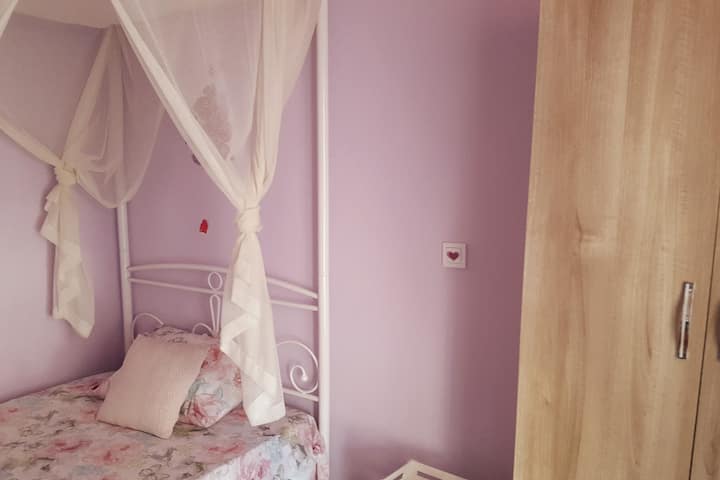 Მეორე საძინებელი AC-ის ნაწილით