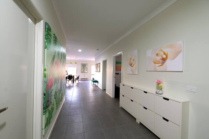 Luxury 9 BRMS House for Big Group near SC gallery image 2