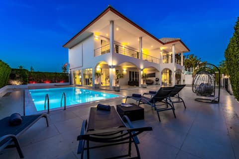 Modern 4 Bedroom Pool Villa in Good Location! (VY)
