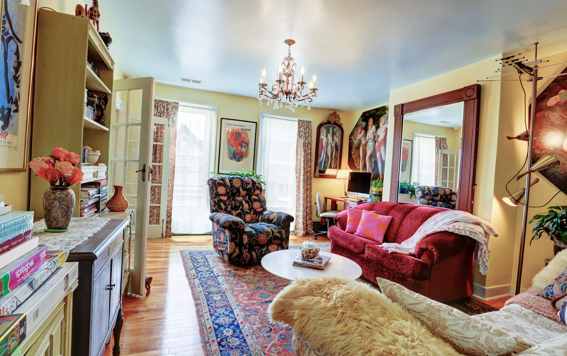 Jasny, uroczy 3-BR Apartment In Hudson