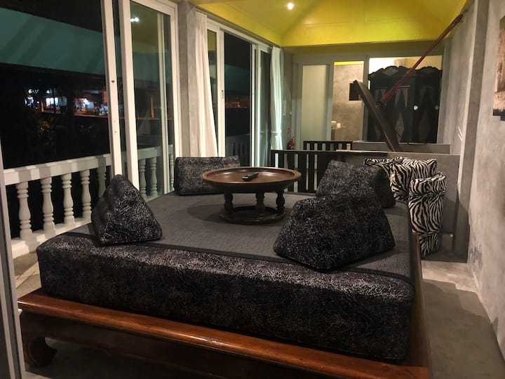 VIEW ROOM