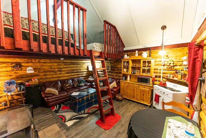 Bear Bungalow - Alberta