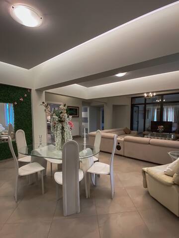 Λabirinthia gallery image 5