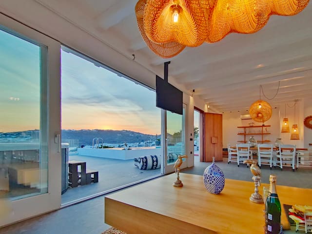 SeaCode Villas, Blue Villa