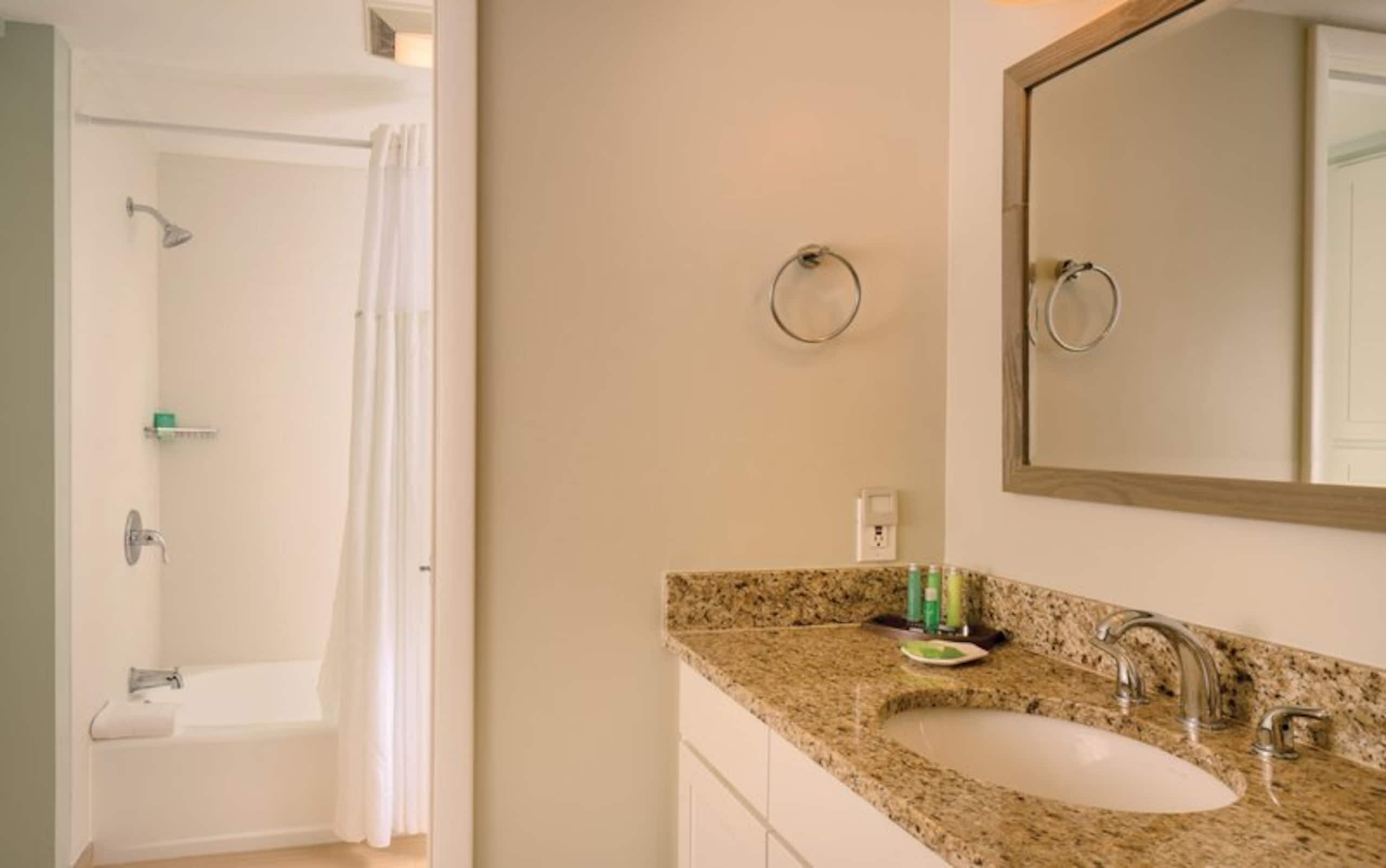 Condo in Waikoloa Village · ★4.72 · 2 bedrooms · 3 beds · 2 shared baths - Image 4