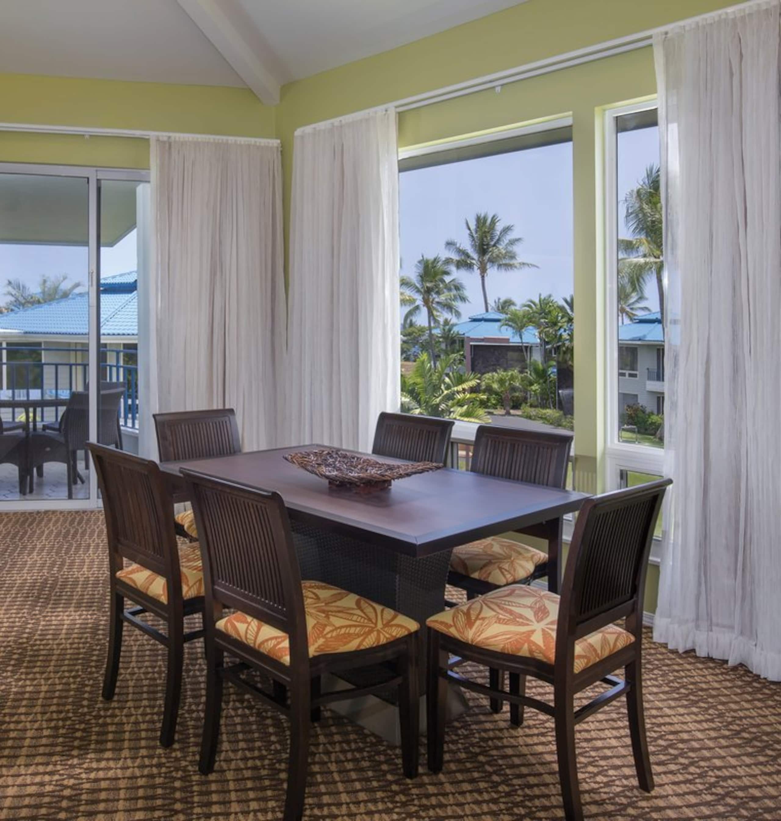 Condo in Kailua-Kona · ★4.69 · 1 bedroom · 2 beds · 1 private bath - Image 4