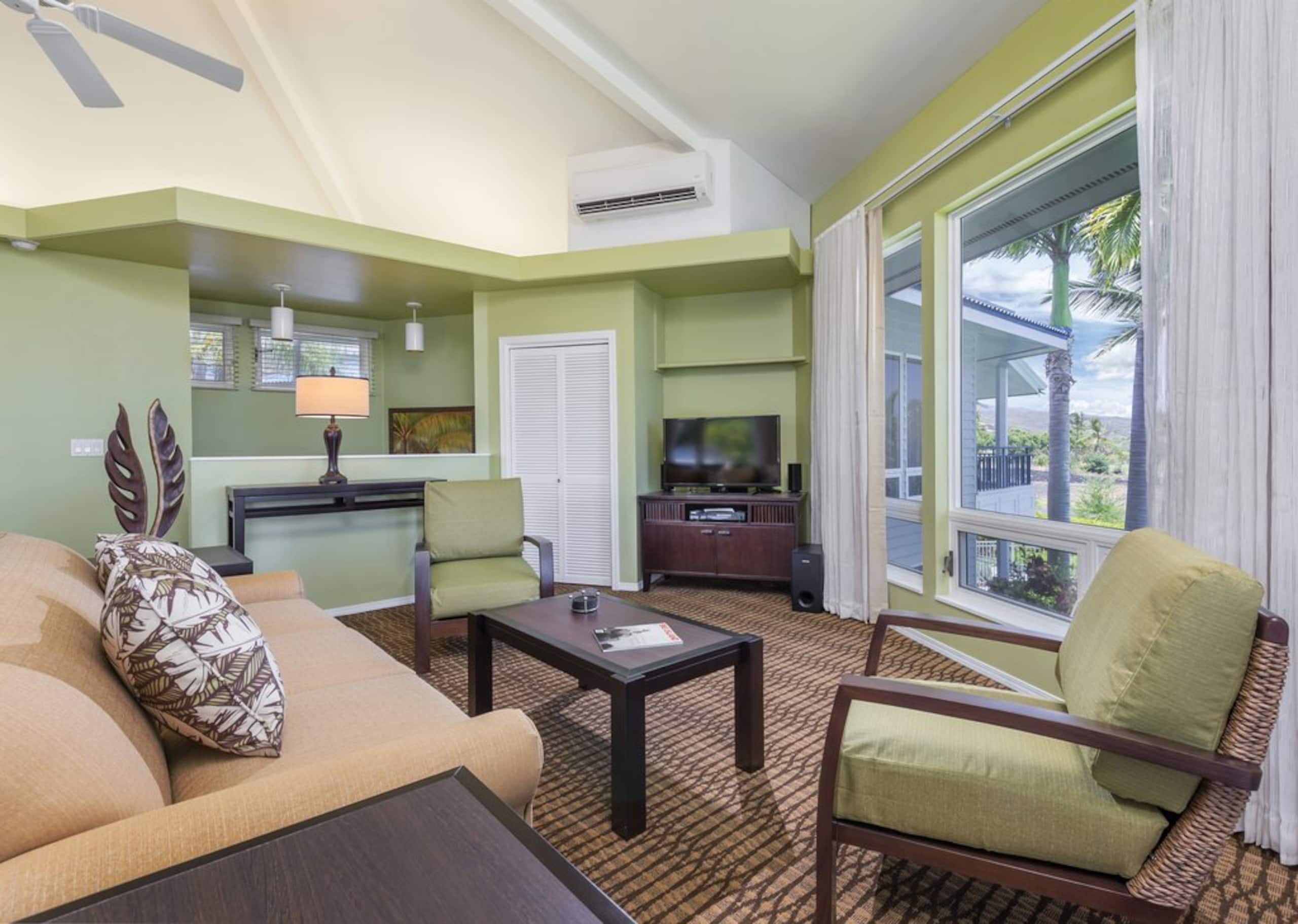Condo in Kailua-Kona · ★4.69 · 1 bedroom · 2 beds · 1 private bath - Image 5