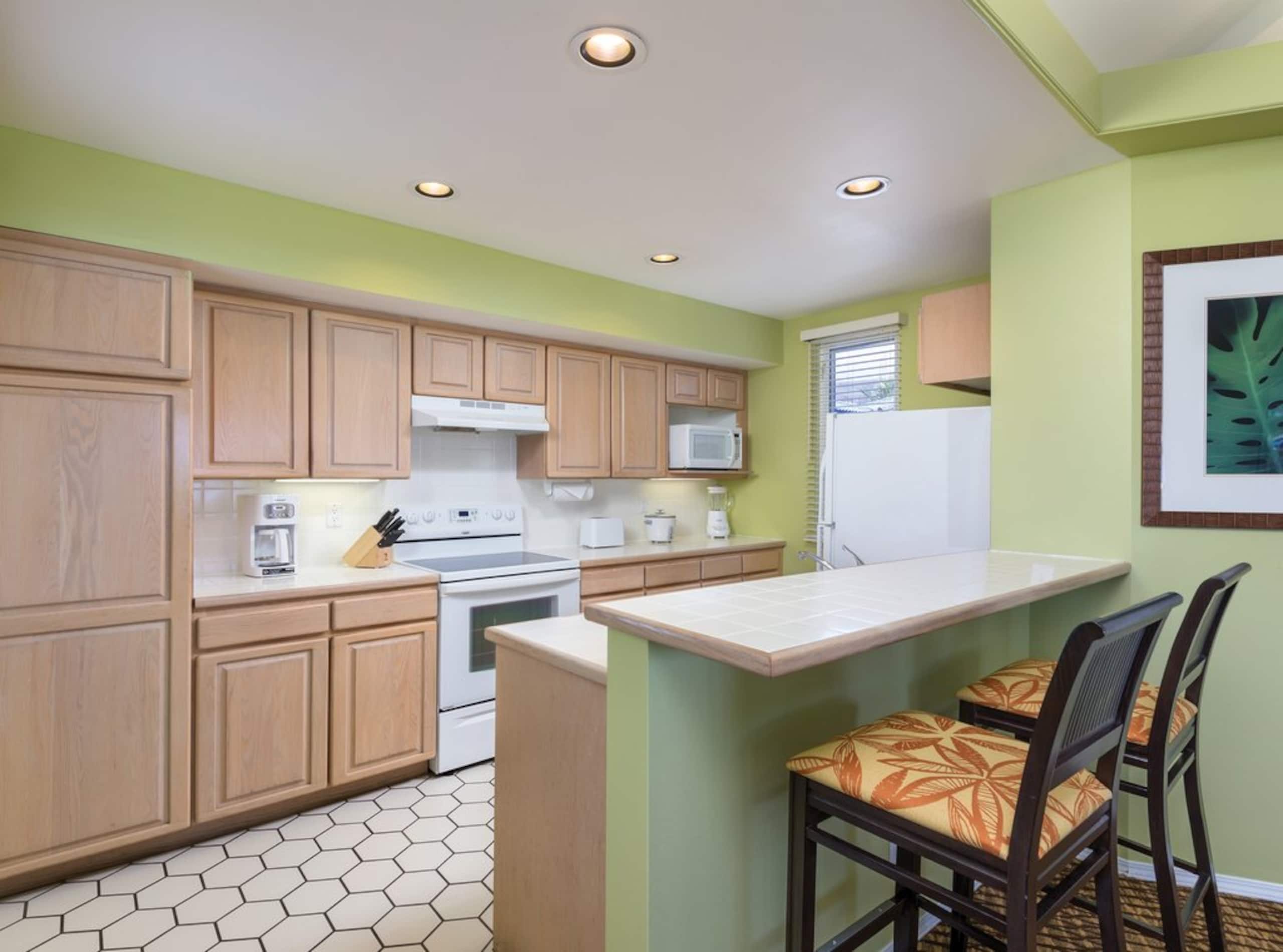 Condo in Kailua-Kona · ★4.69 · 1 bedroom · 2 beds · 1 private bath - Image 3
