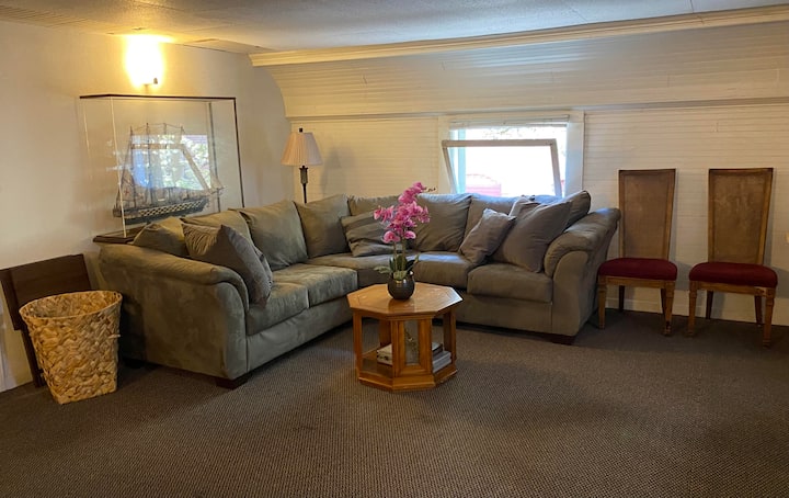 Ukiah Downtown Flat - Ukiah, CA