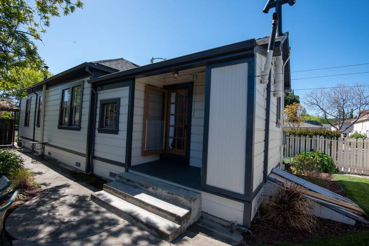 Historic Downtown Mtn View Home gallery image 5