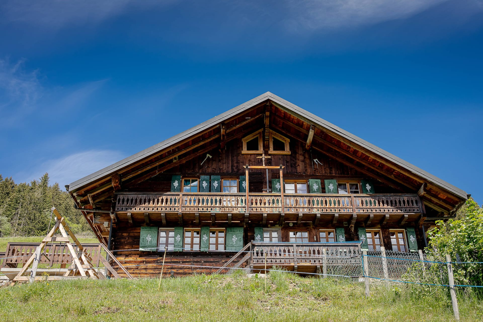 Large cottage with fantastic setting