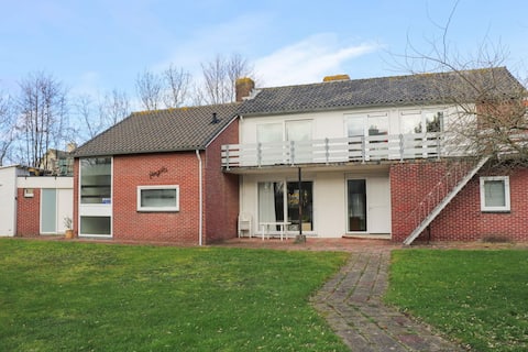 Successful Airbnb property: Apartment with garden near the beach in Cadzand Bad