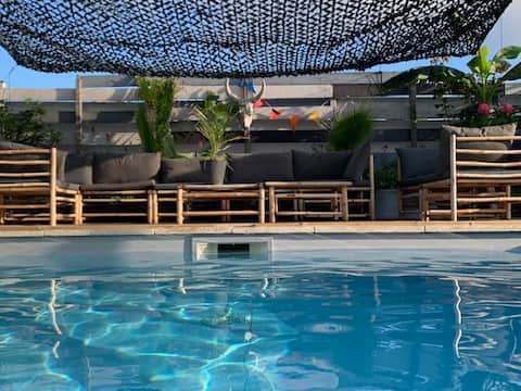 Villa and annex with a private pool