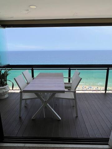 Apartamento de frente ao mar com vista incrível gallery image 3
