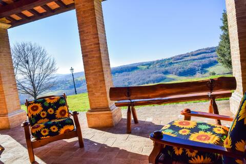 House with private pool 90 km north of Rome