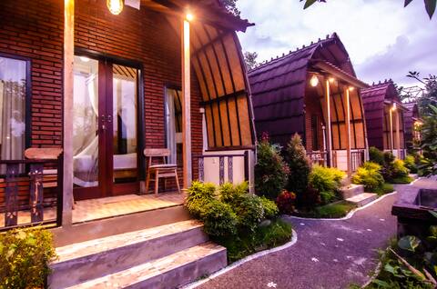 River View House (4 BR with private pool)
