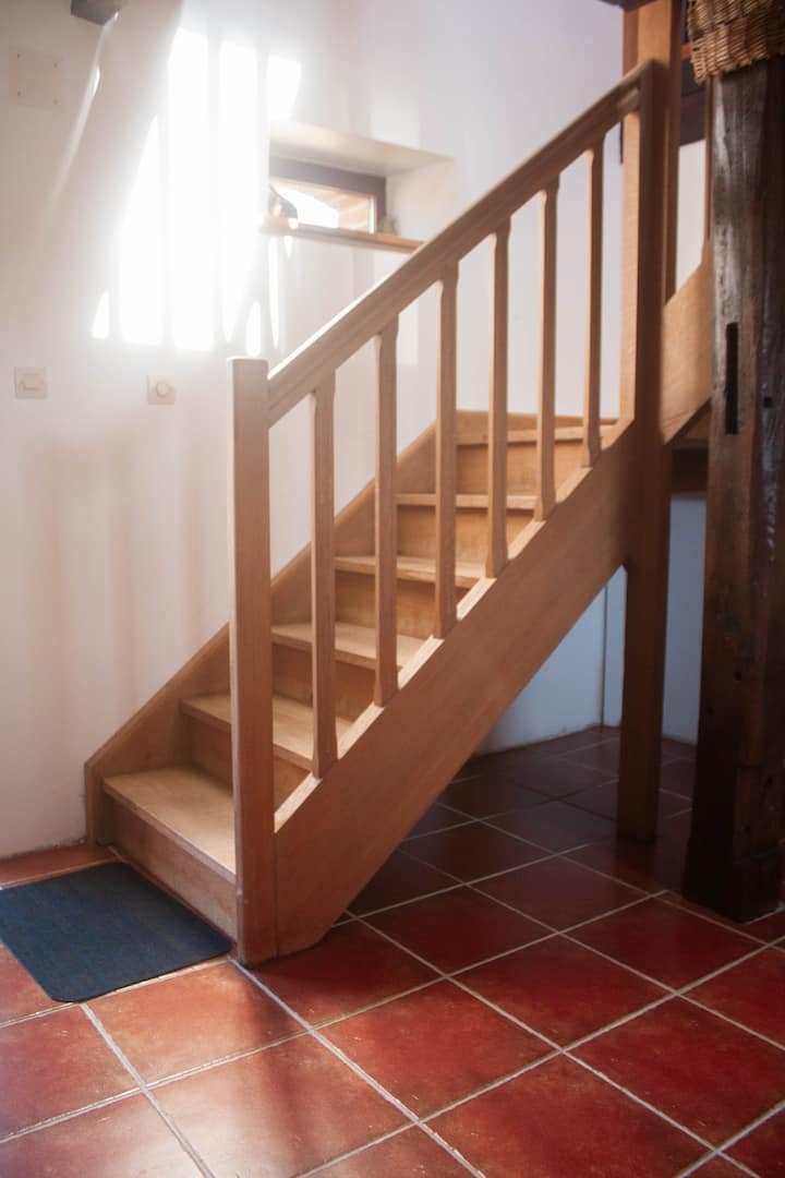 Escalera acceso habitaciones 3 y 4