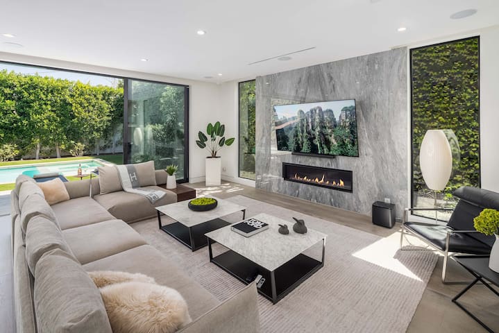 Villa Bond by LuxJB | Design Award-Winner gallery image 2