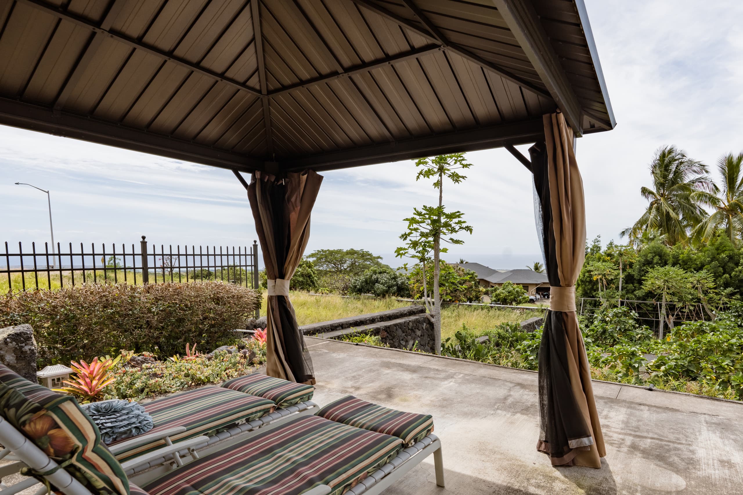Home in Kailua · ★4.98 · 1 bedroom · 1 bed · 1 private bath - Image 16