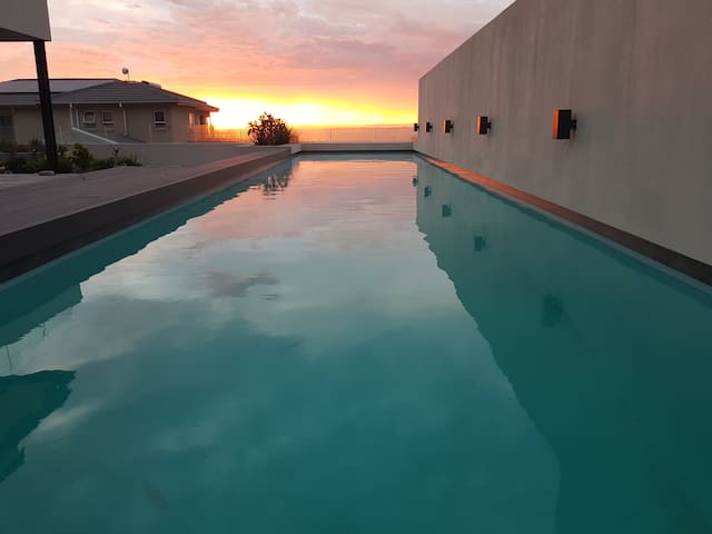 Upmarket Apartment, Roof Pool&Terrace, Ocean Views gallery image 4