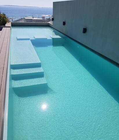 Upmarket Apartment, Roof Pool&Terrace, Ocean Views gallery image 2