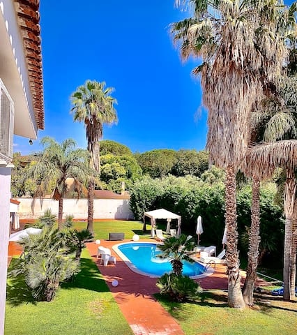 Villa “A Casa di Joy” con piscina e giardino