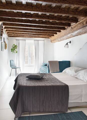 Casa Pietra – central location with landmark views gallery image 3