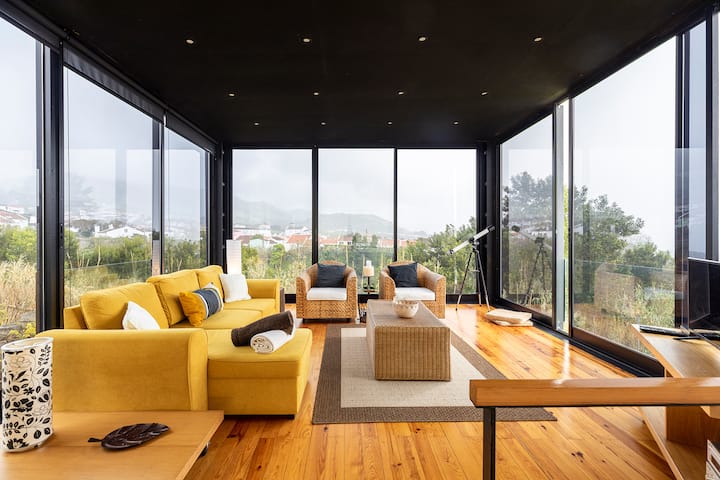 House With Suspended Living Room - アゾレス諸島